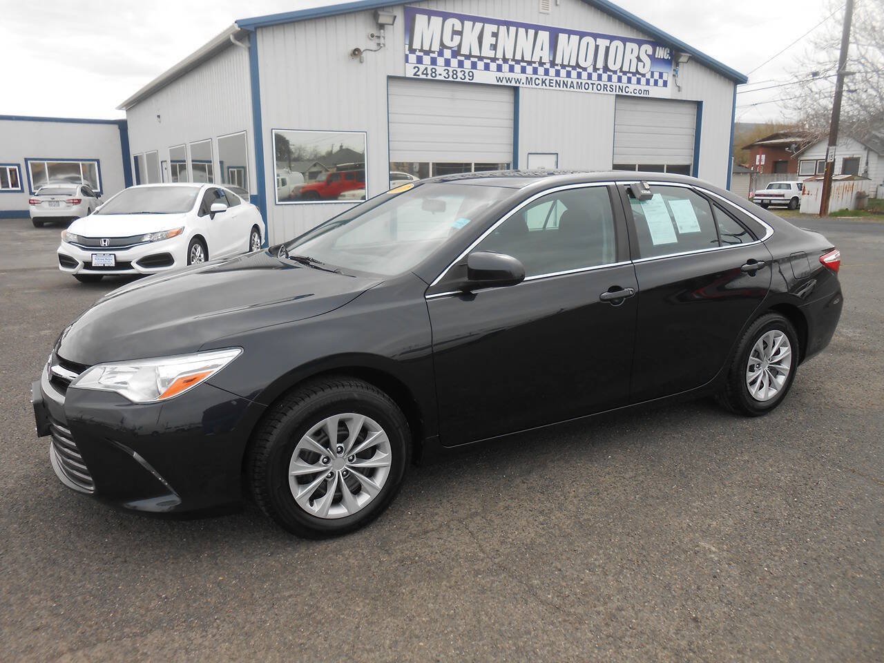 Used 2017 Toyota Camry LE FWD image 5