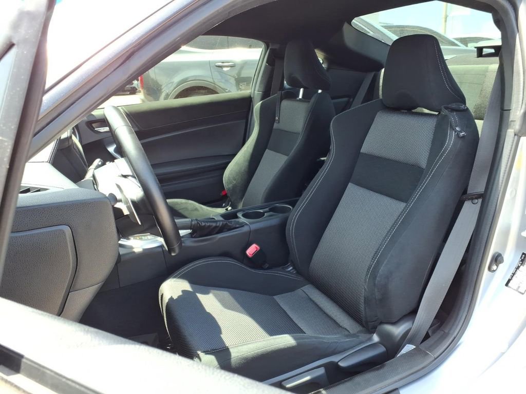 Used 2020 Toyota 86 RWD image 4