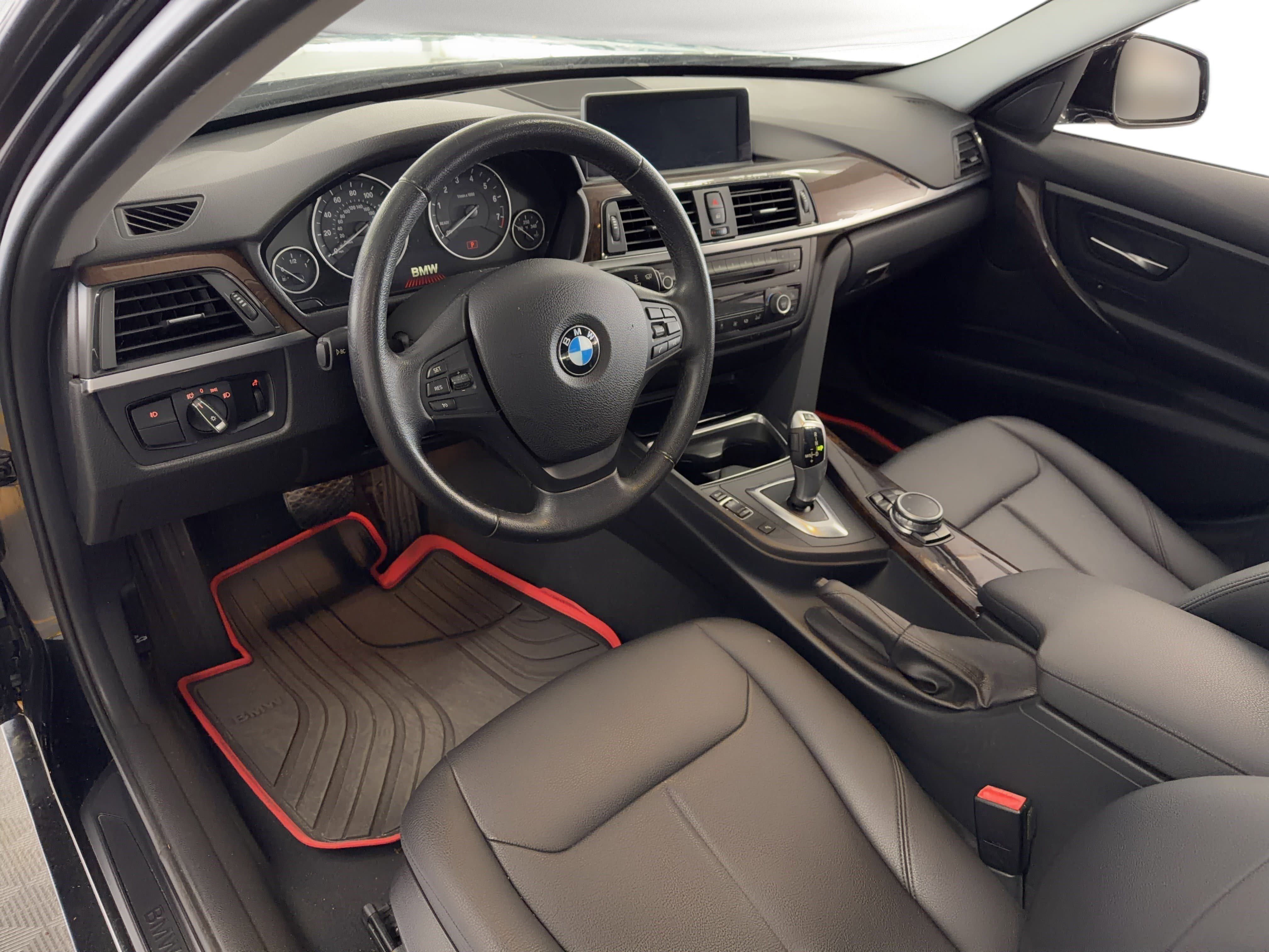 Used 2015 BMW 320i xDrive Sedan AWD/4WD image 4