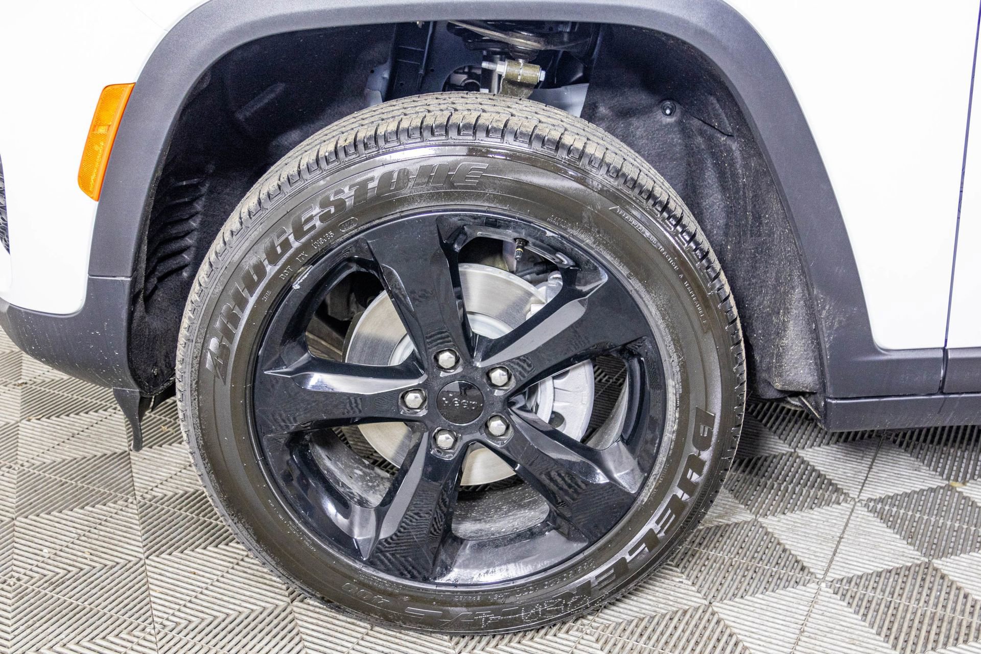 New 2025 Jeep Grand Cherokee Laredo image 39