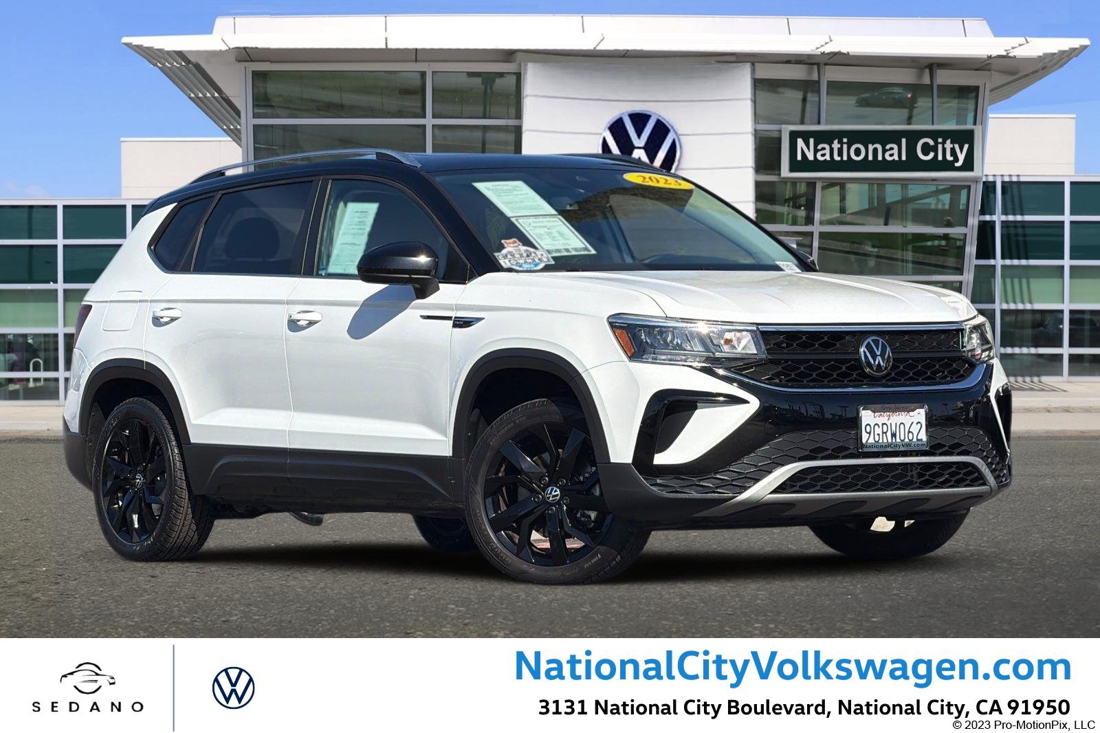 Used 2023 Volkswagen Taos SE w/ Panoramic Sunroof Package