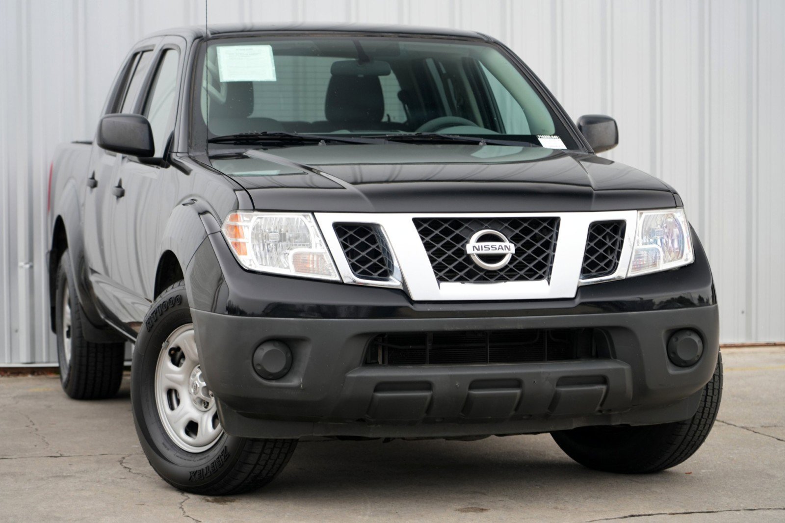 Used 2021 Nissan Frontier S image 2