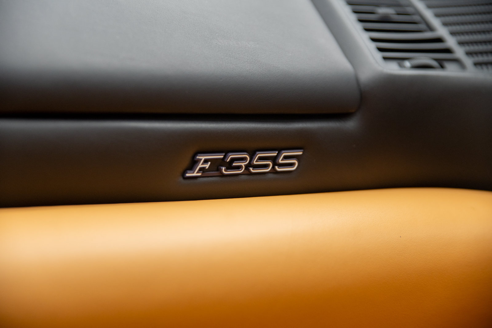 Used 1995 Ferrari F355 Berlinetta RWD image 20