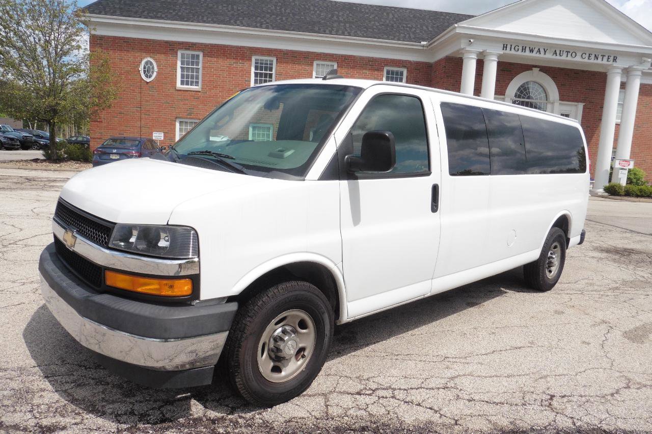 Used 2020 Chevrolet Express 3500 LT w/ LT Preferred Equipment Group RWD image 23