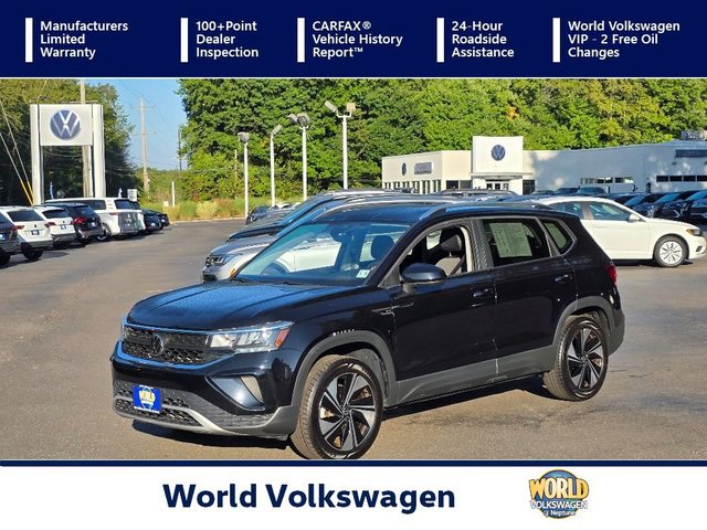 Certified 2023 Volkswagen Taos SE image 1