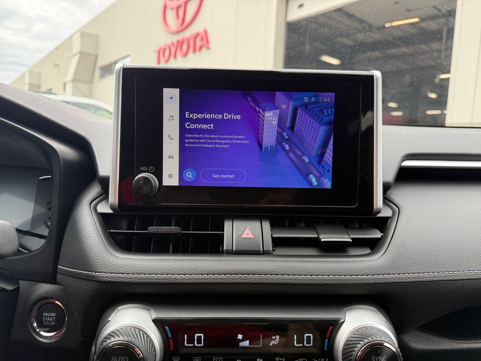 Used 2025 Toyota RAV4 XLE AWD/4WD image 21