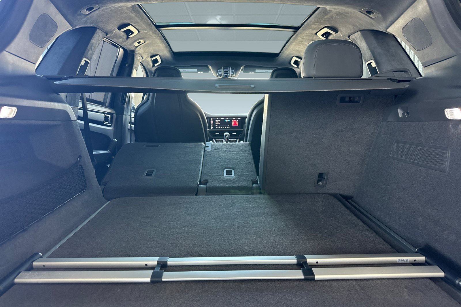 Used 2019 Porsche Cayenne Turbo AWD/4WD image 23