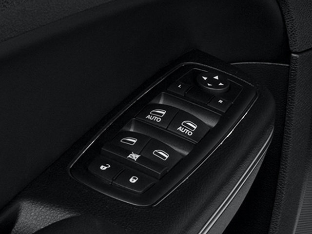 Used 2014 Chrysler 300 C AWD/4WD image 23