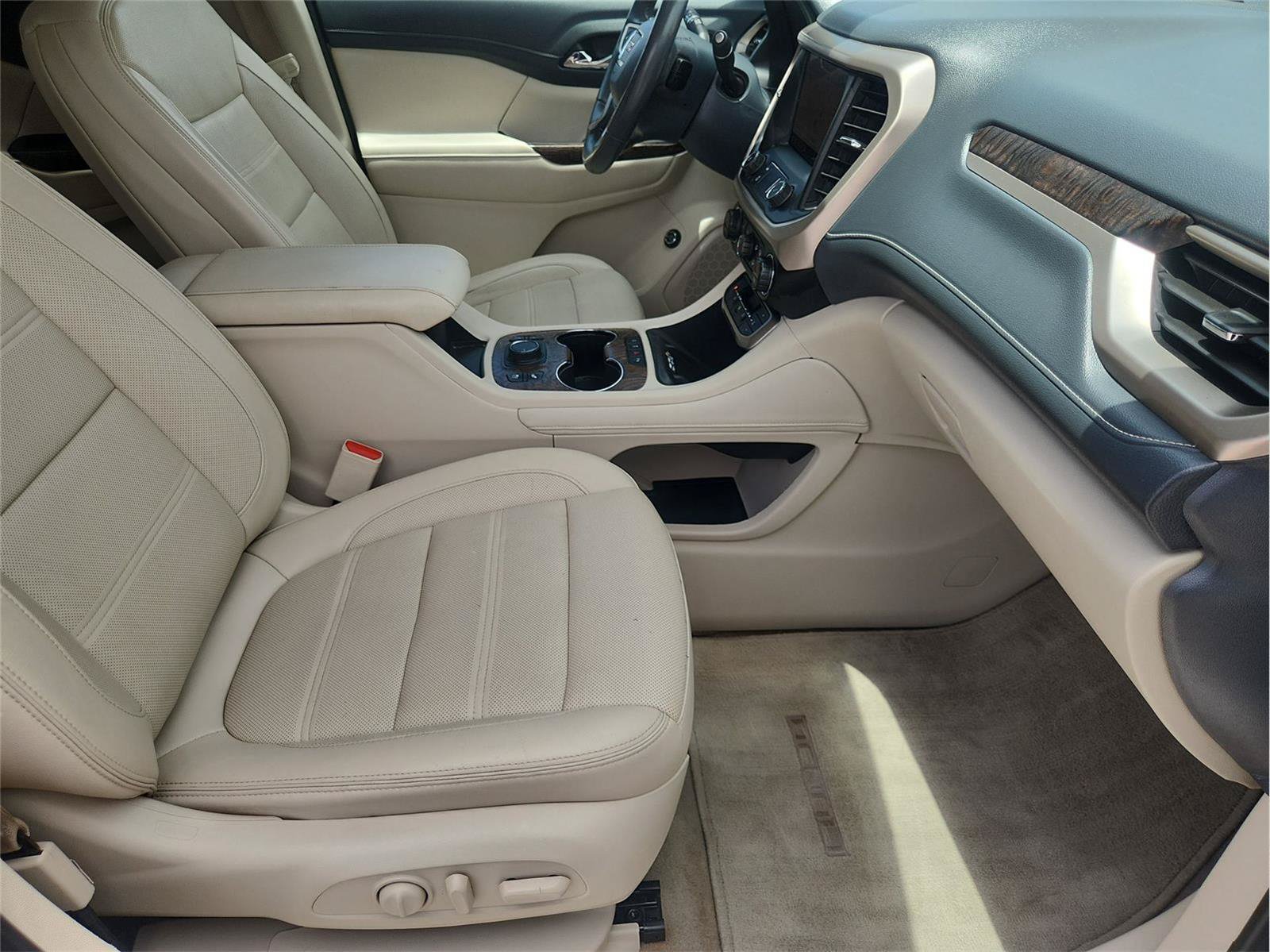 Used 2020 GMC Acadia Denali w/ Trailering Package FWD image 28
