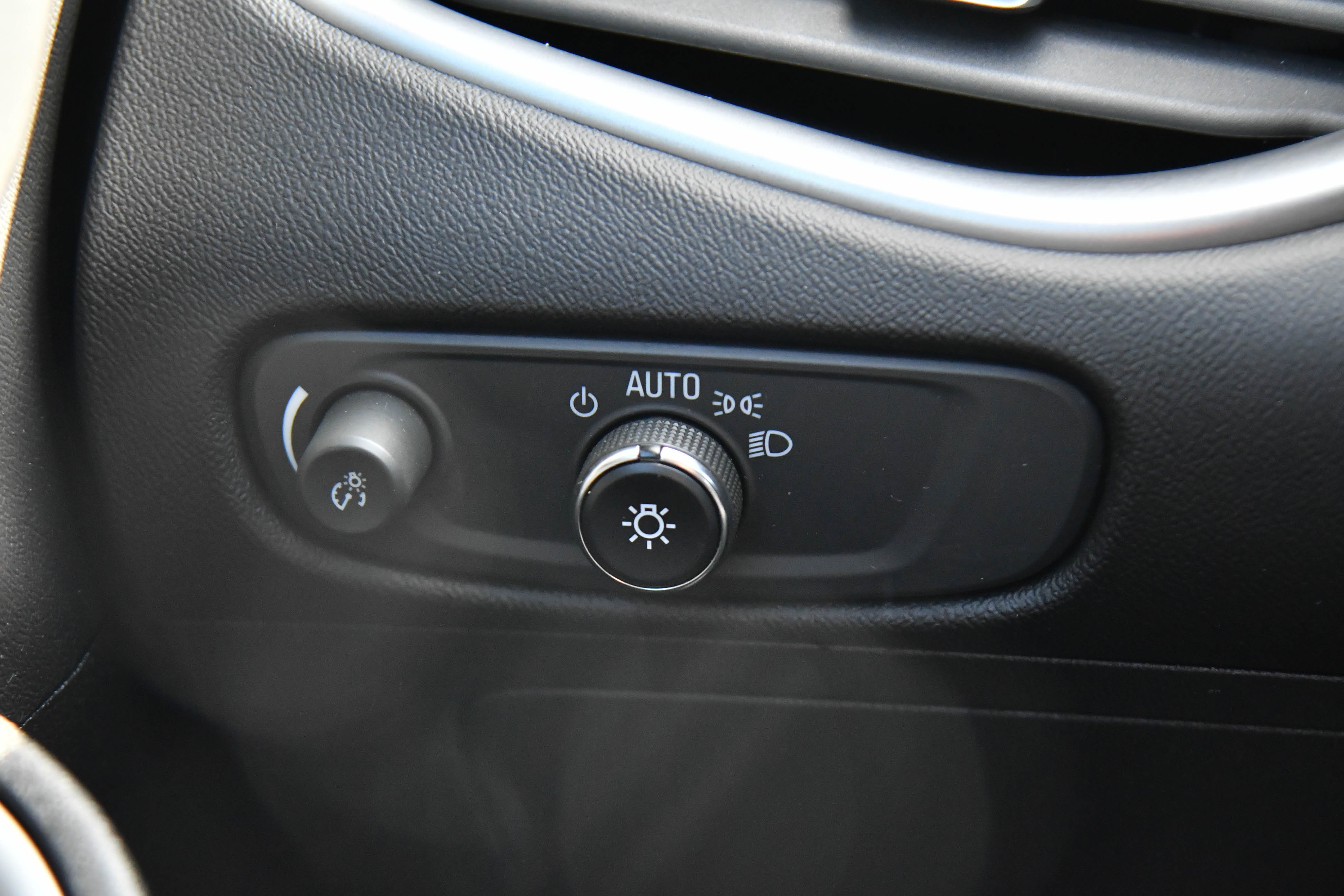 Used 2023 Chevrolet Malibu LT image 30