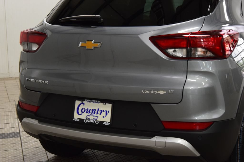 New 2026 Chevrolet TrailBlazer LT w/ Convenience Package FWD image 19