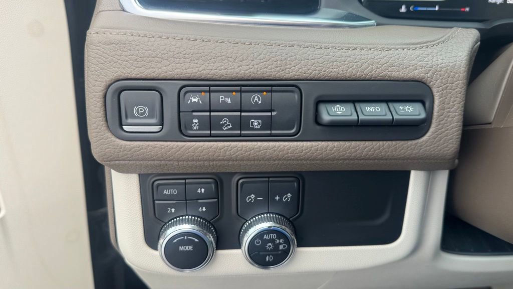 Used 2023 GMC Yukon Denali AWD/4WD image 26