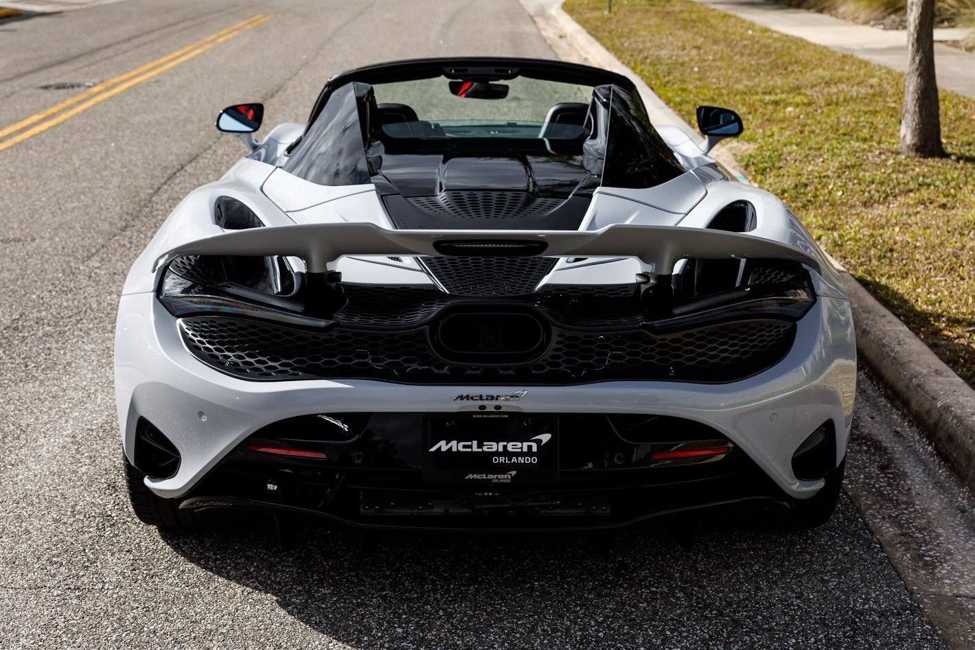 Used 2026 McLaren 750S Spider RWD image 15
