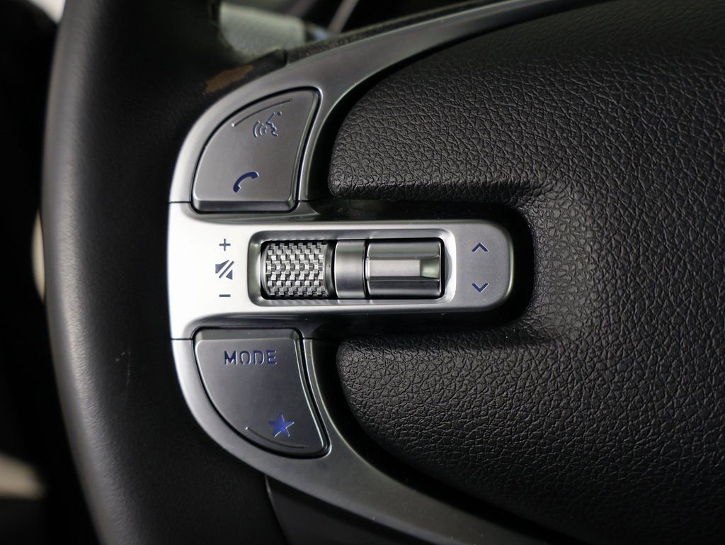 Used 2023 Genesis GV70 2.5T w/ Advanced Package image 28