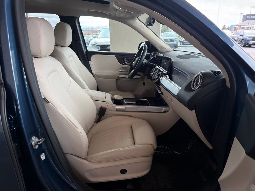 Used 2023 Mercedes-Benz GLB 250 4MATIC image 25