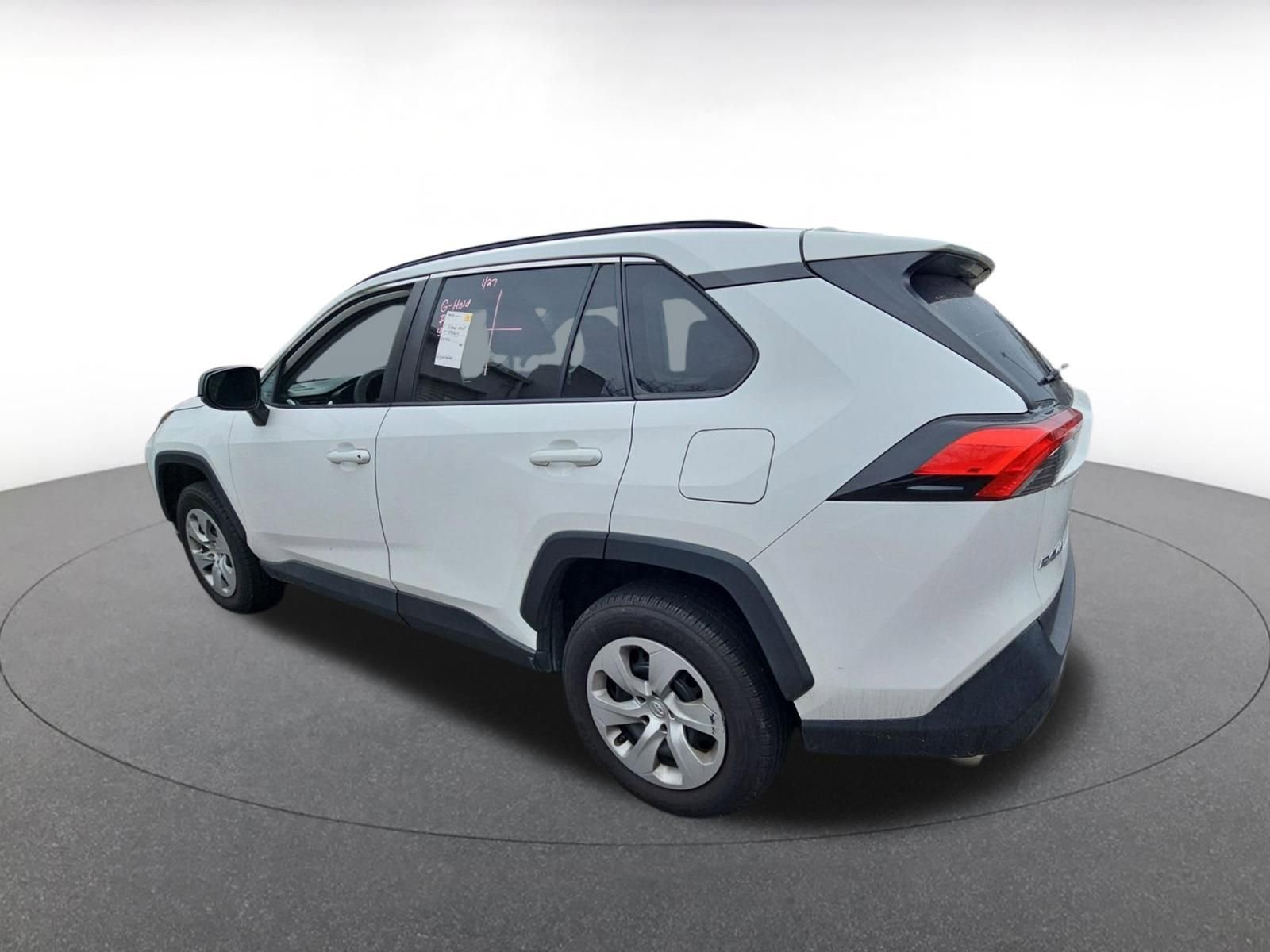 Used 2021 Toyota RAV4 LE image 5