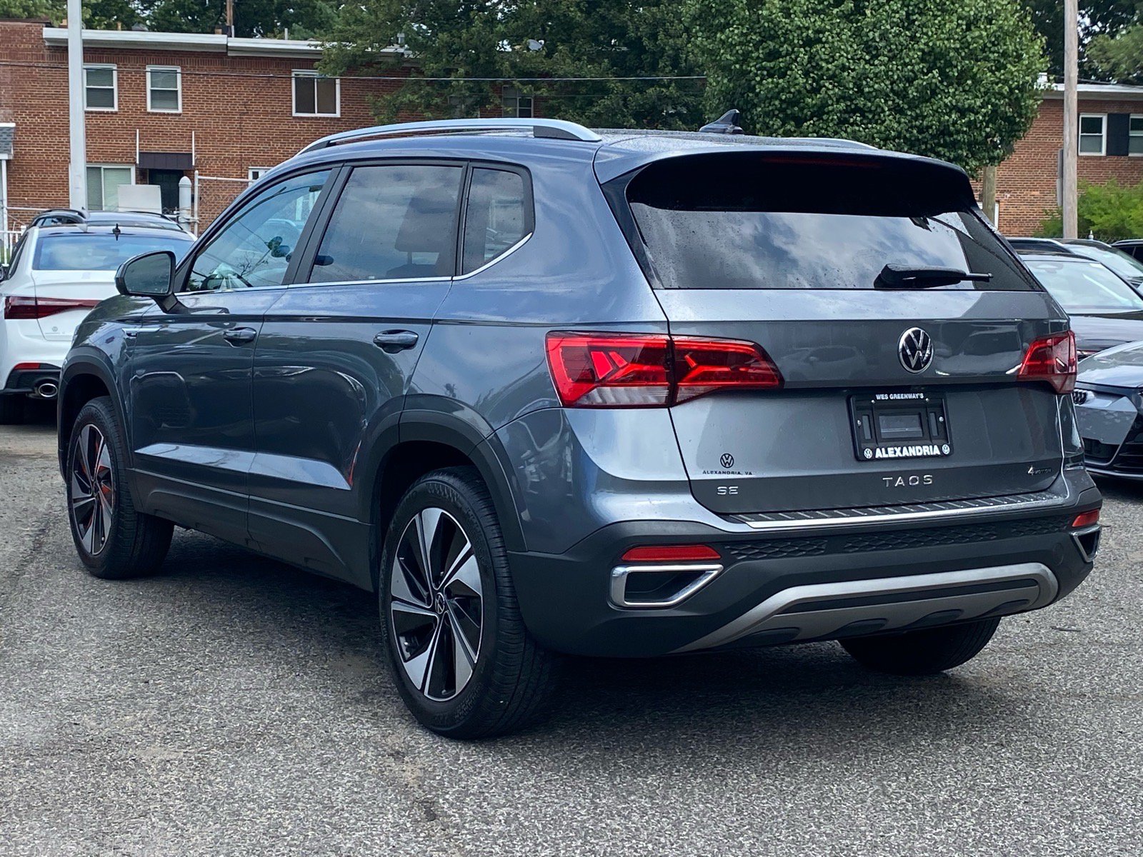 Certified 2024 Volkswagen Taos SE AWD/4WD image 5