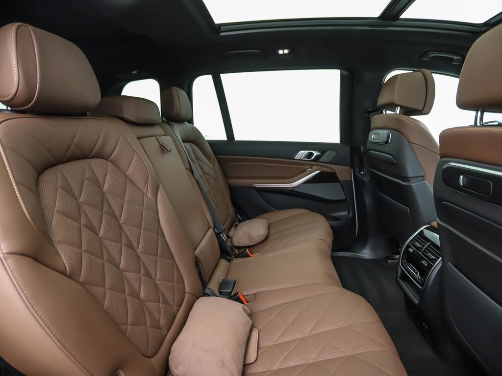Used 2023 BMW X7 xDrive40i w/ M Sport Package image 33
