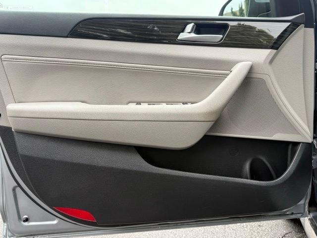 Used 2017 Hyundai Sonata Limited FWD image 11