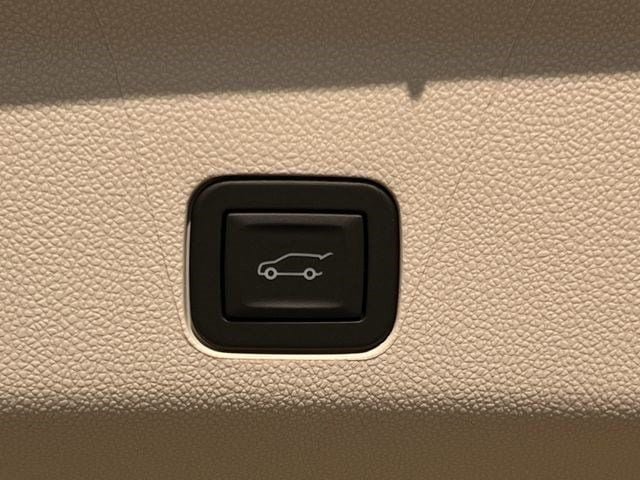 New 2026 Cadillac Escalade ESV Platinum Luxury AWD/4WD image 26