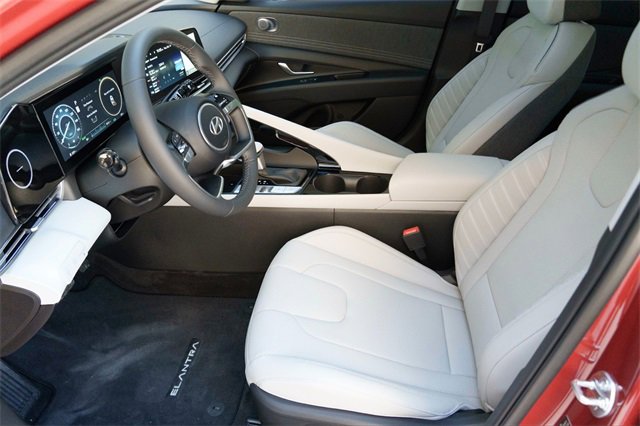 Certified 2025 Hyundai Elantra Limited image 10