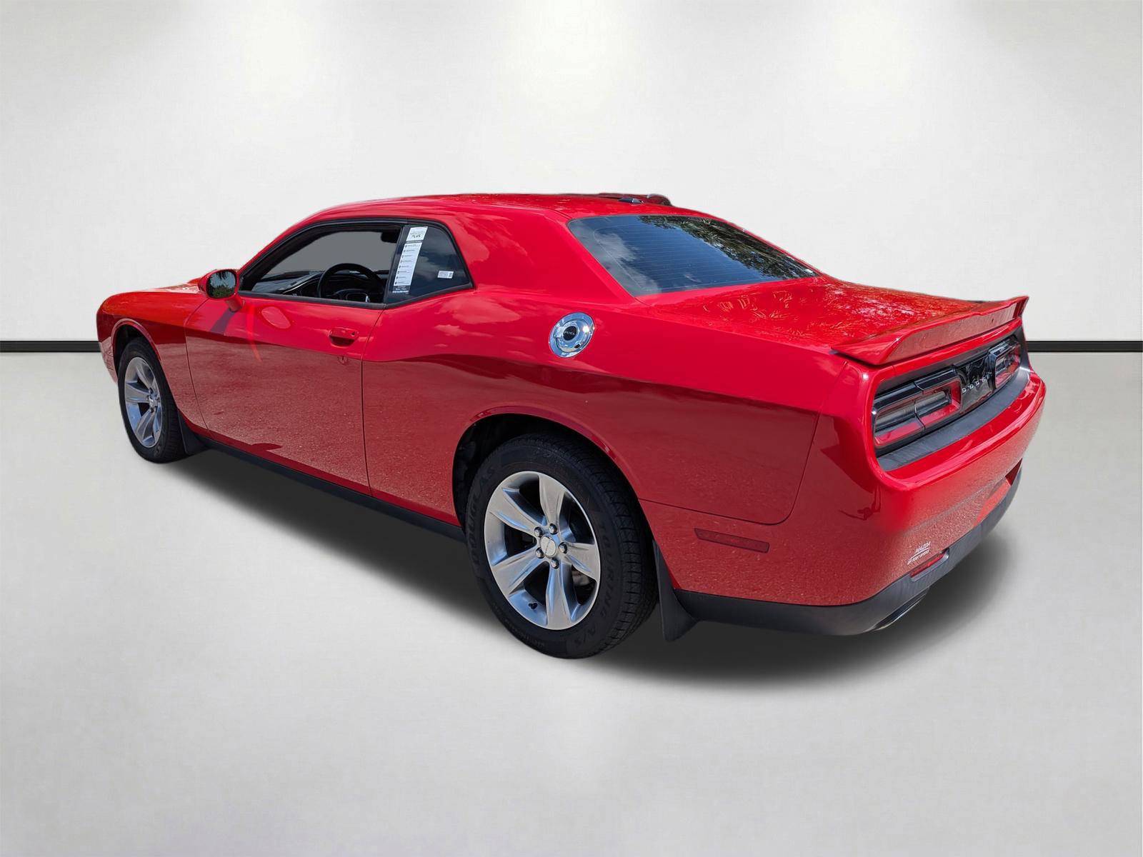 Used 2019 Dodge Challenger SXT image 6