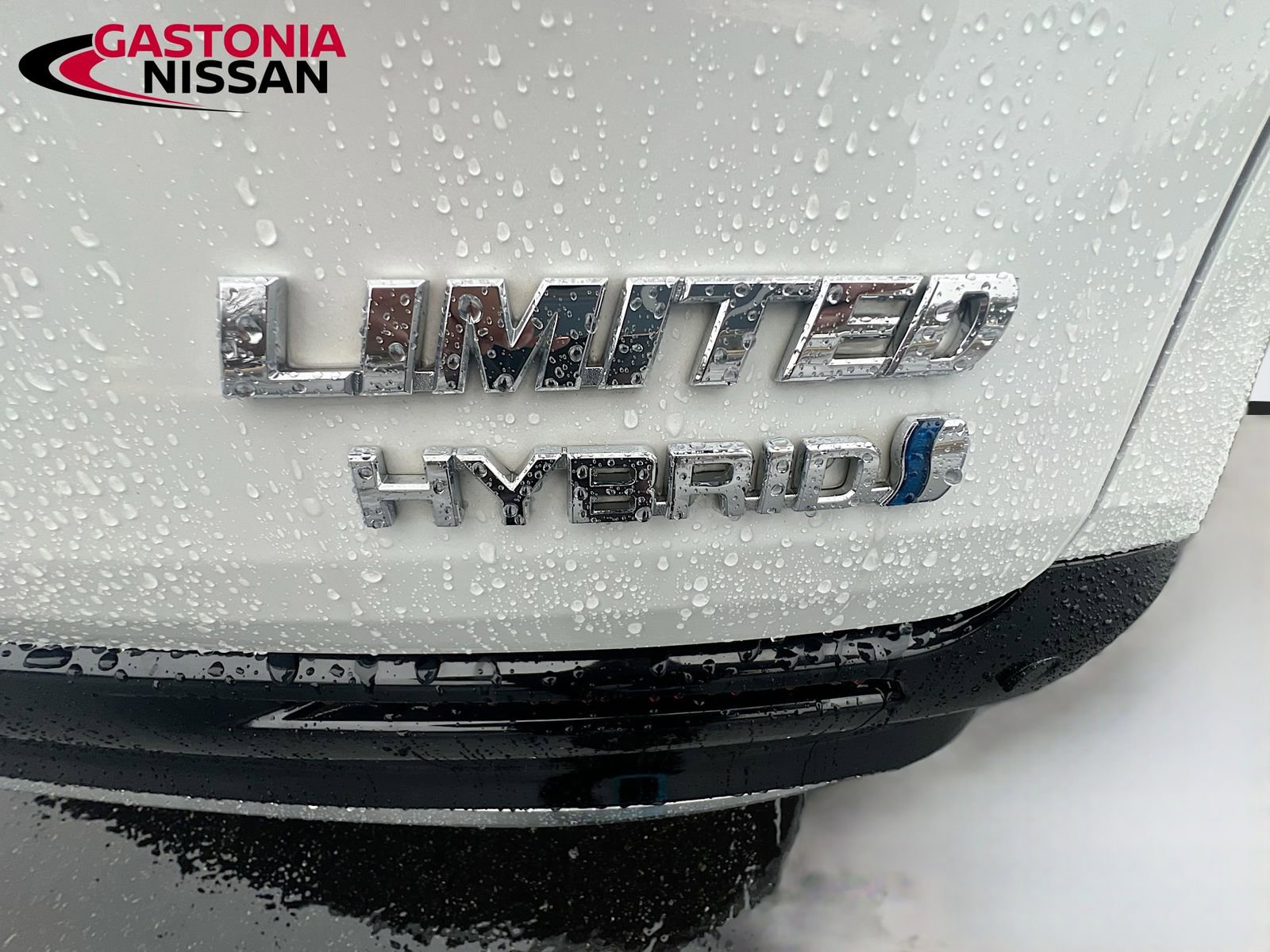 Used 2023 Toyota Sienna Limited image 44