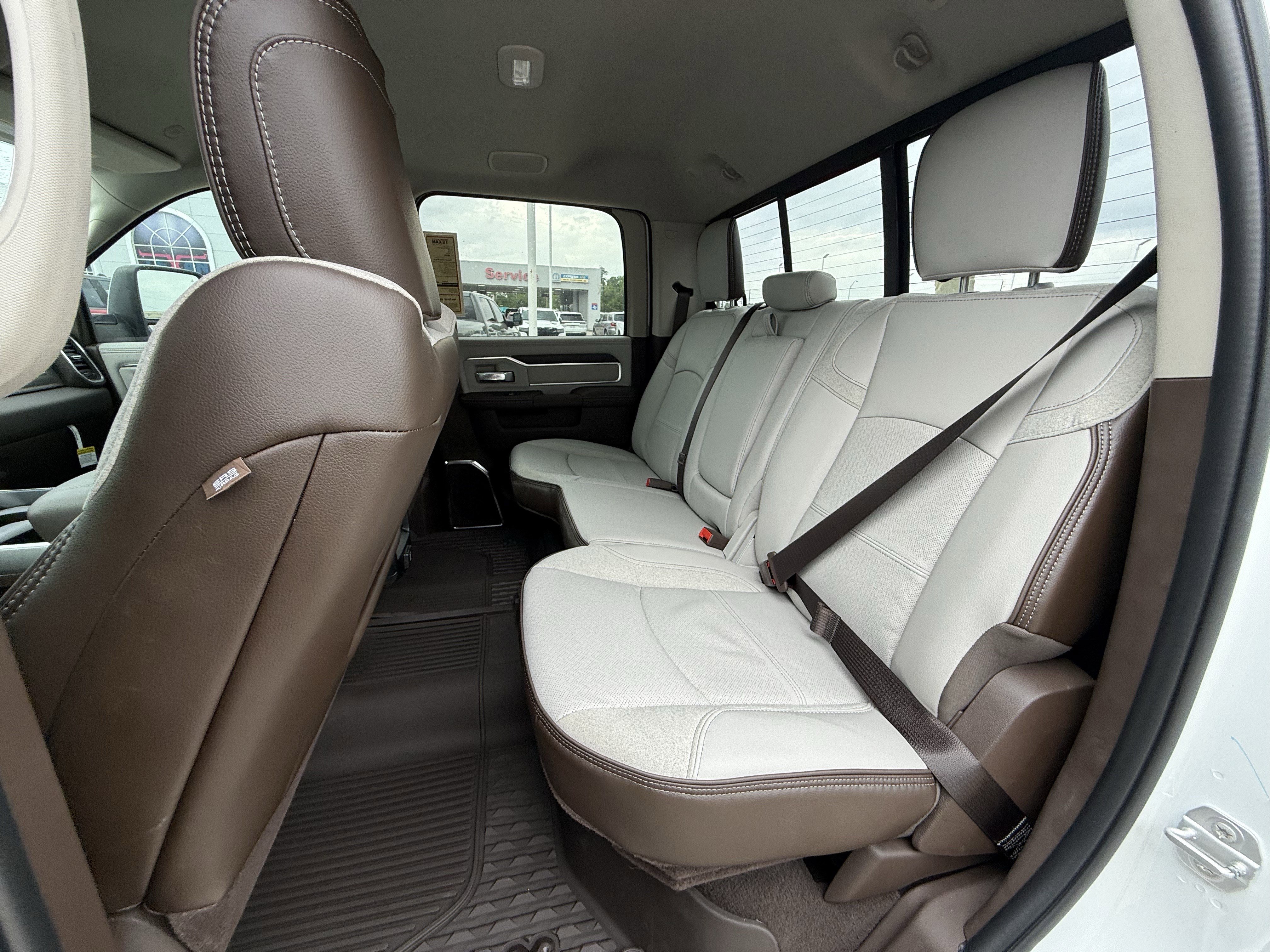New 2026 RAM 3500 Laramie AWD/4WD image 15
