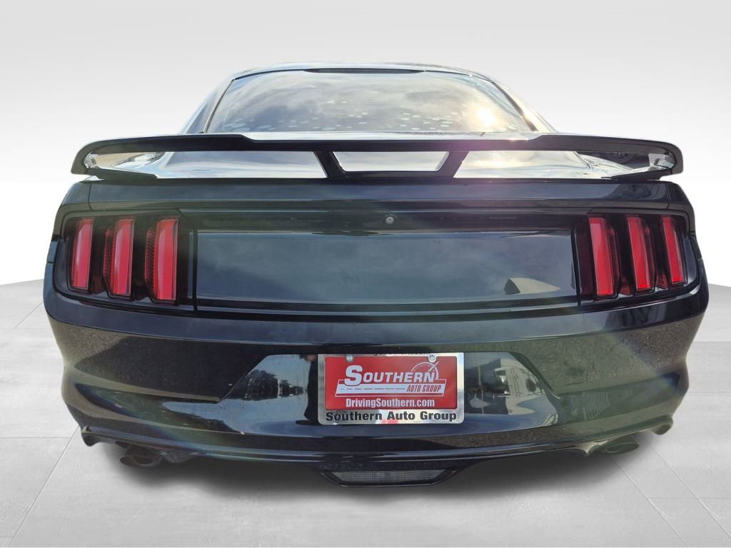 Used 2017 Ford Mustang Coupe image 5