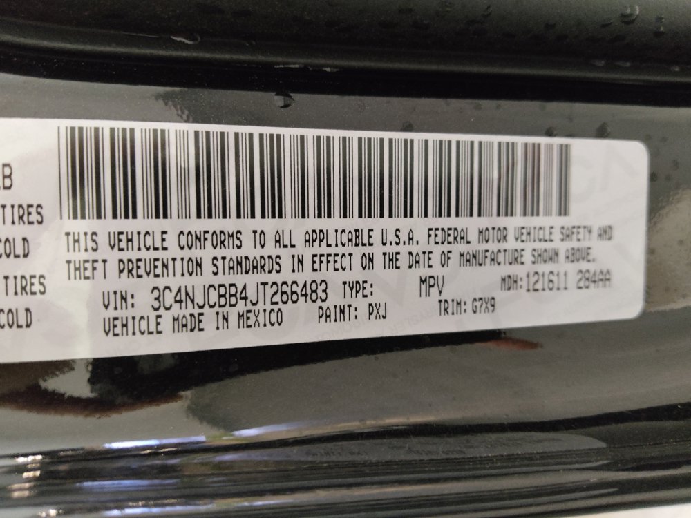 Used 2018 Jeep Compass Latitude w/ Popular Equipment Group FWD image 33