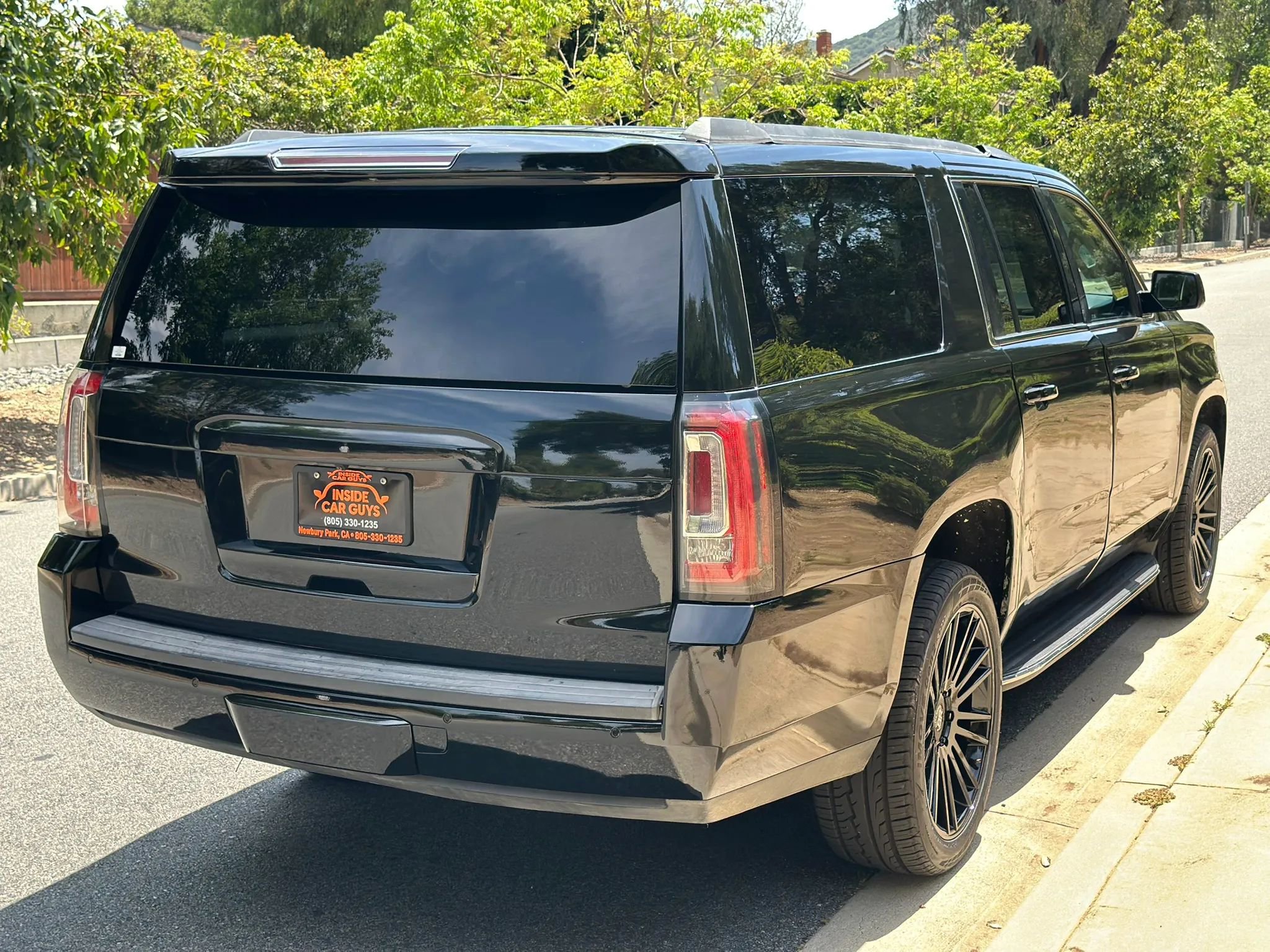 Used 2017 GMC Yukon XL SLT w/ Open Road Package RWD image 11