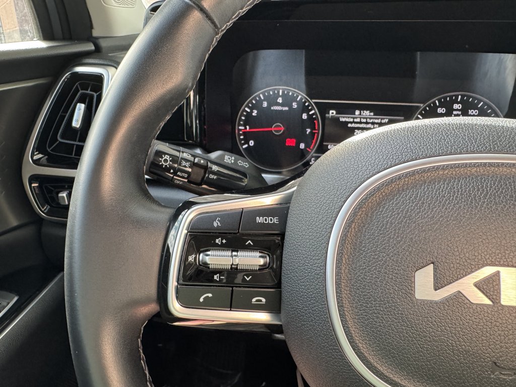 Used 2022 Kia Sorento SX FWD image 32