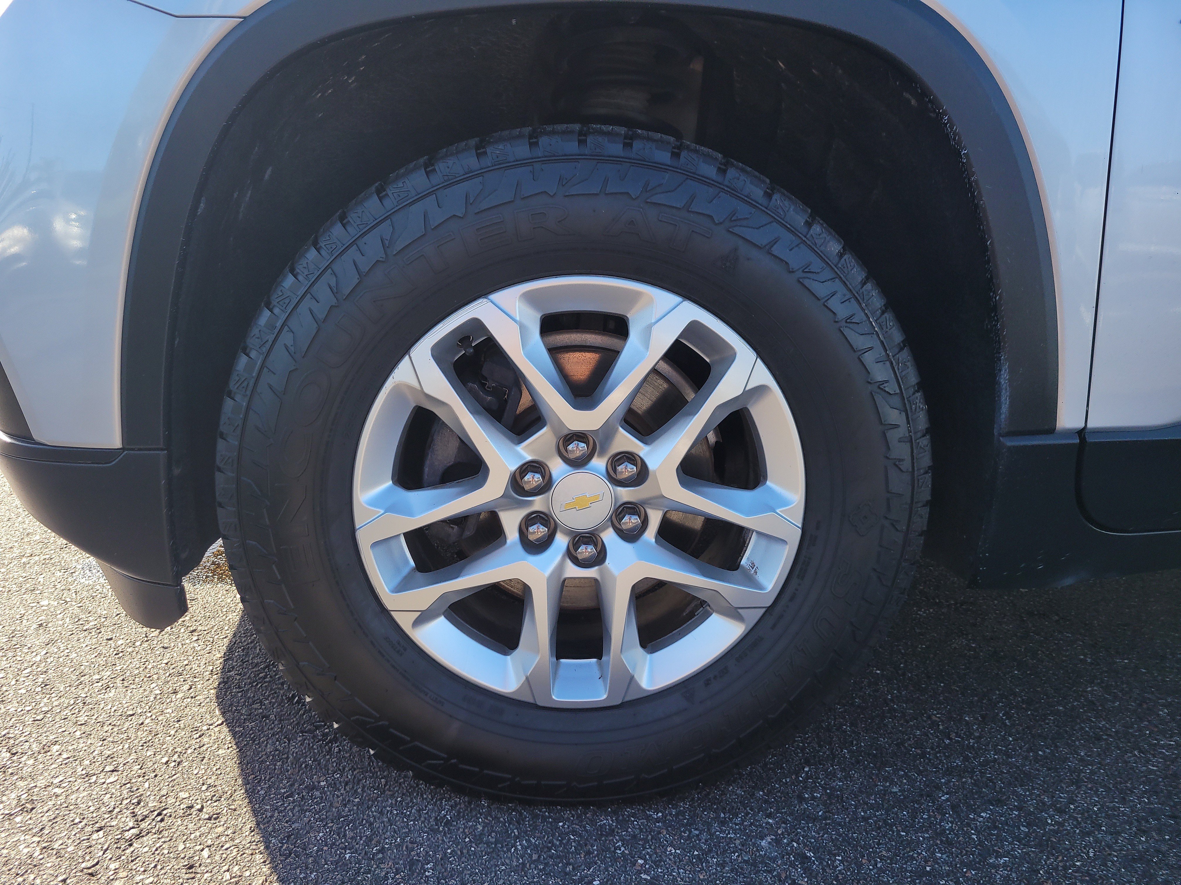 Used 2020 Chevrolet Traverse LS FWD image 9