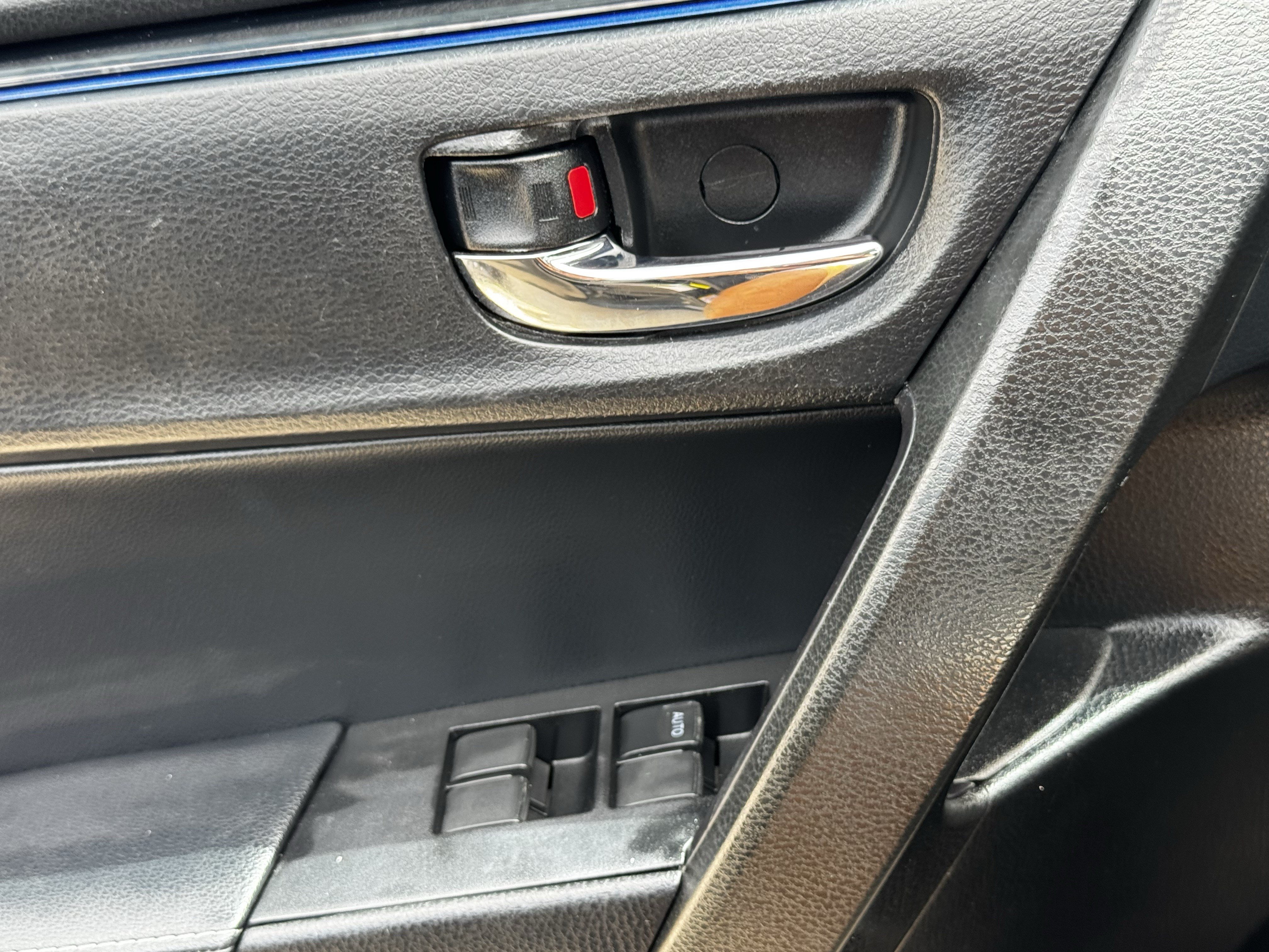 Used 2019 Toyota Corolla XSE FWD image 26