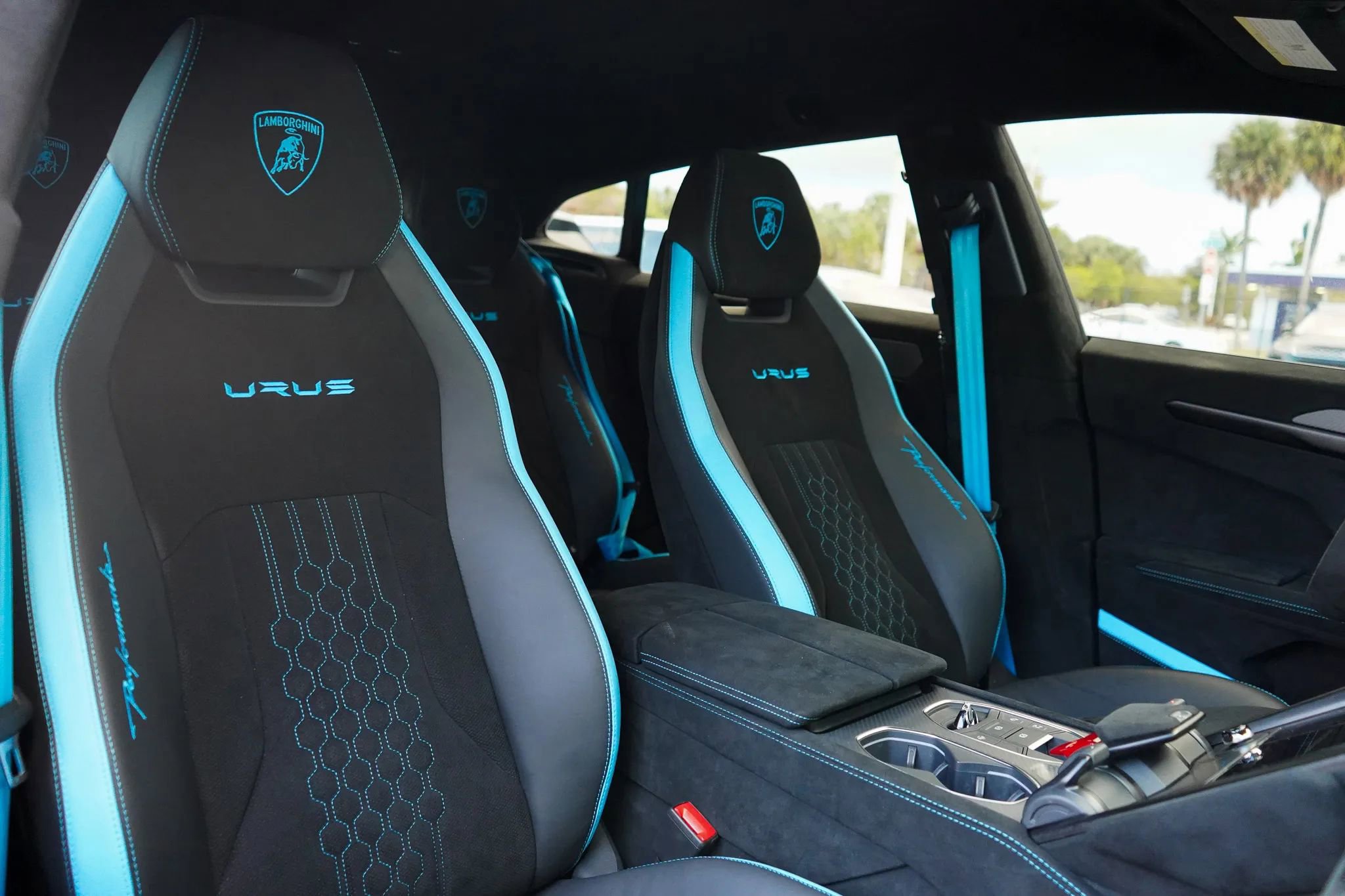 Used 2024 Lamborghini Urus Performante AWD/4WD image 43