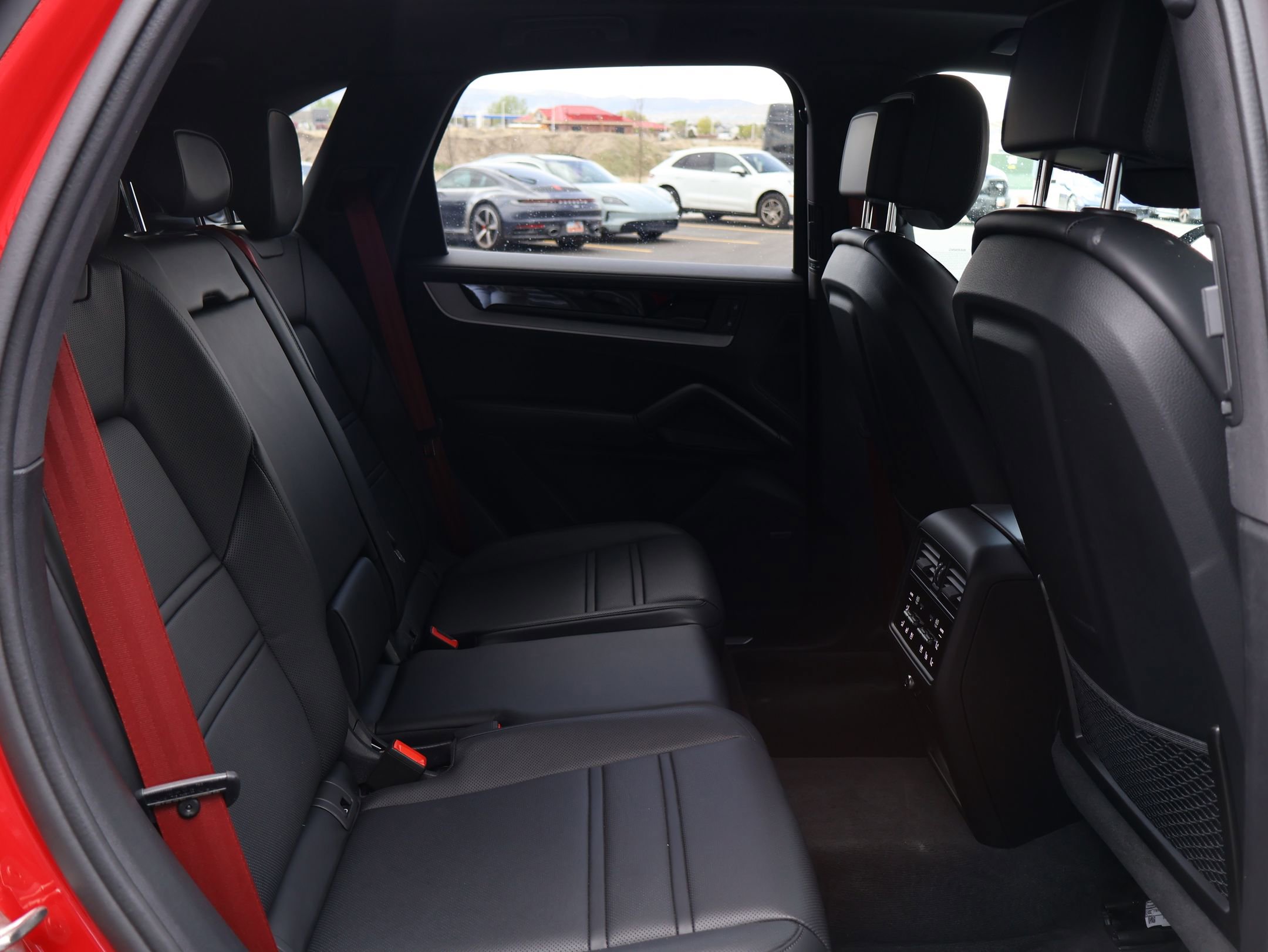 Certified 2025 Porsche Cayenne E-Hybrid image 26