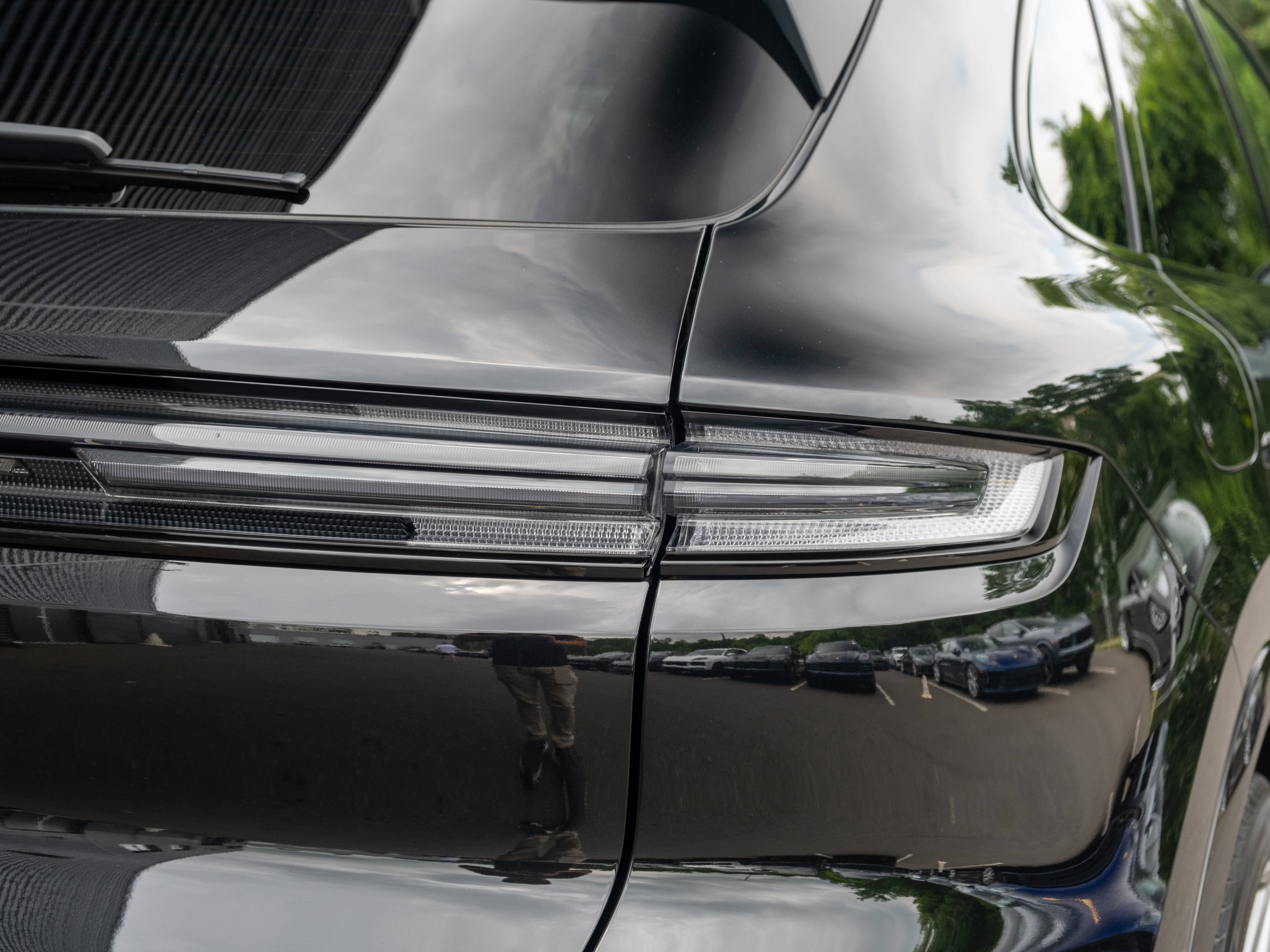 Certified 2024 Porsche Cayenne AWD/4WD image 22