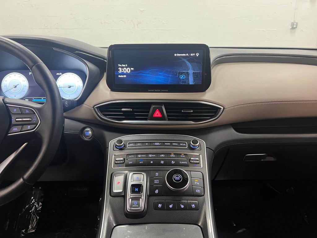 Used 2023 Hyundai Santa Fe Limited FWD image 18