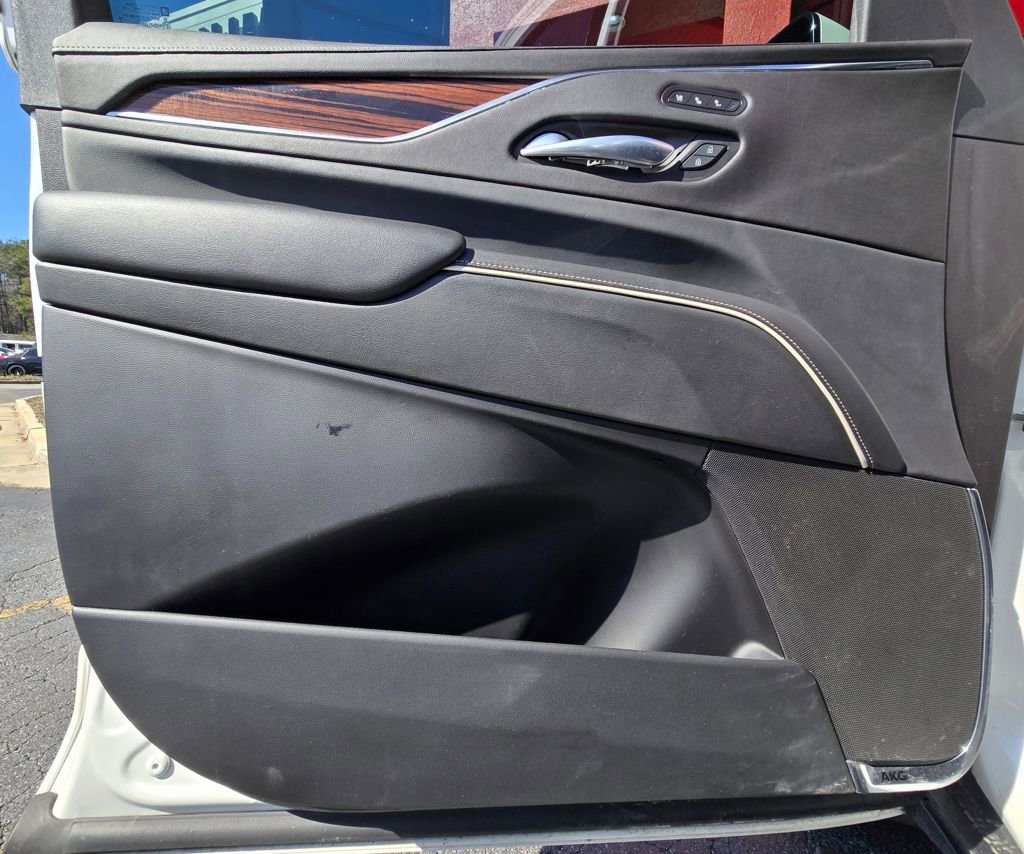 Used 2021 Cadillac Escalade Premium Luxury w/ Performance Package image 19