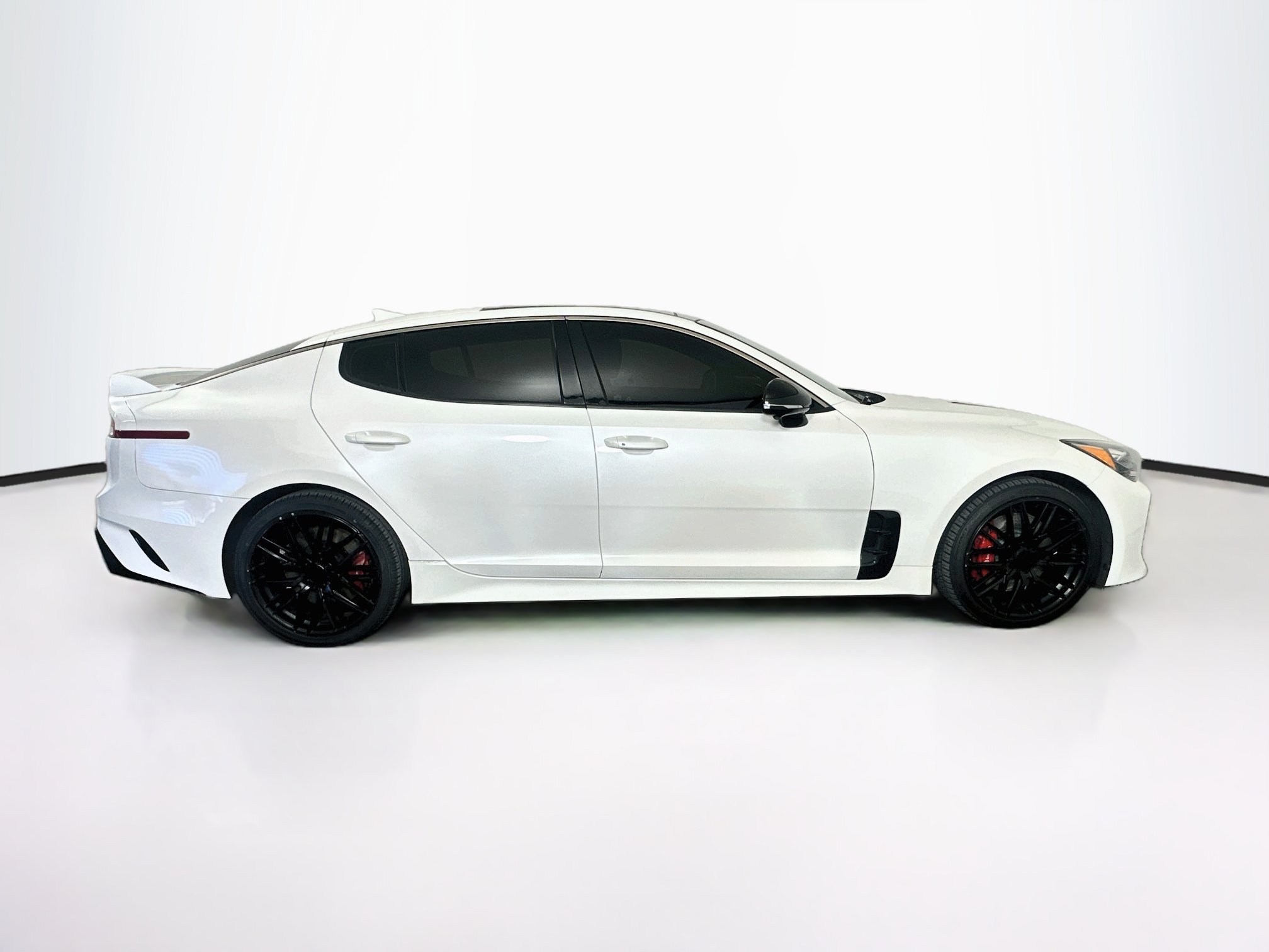 Used 2022 Kia Stinger GT2 w/ Scorpion Package RWD image 10