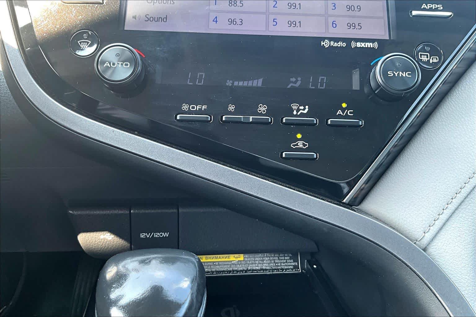 Used 2020 Toyota Camry XLE FWD image 34