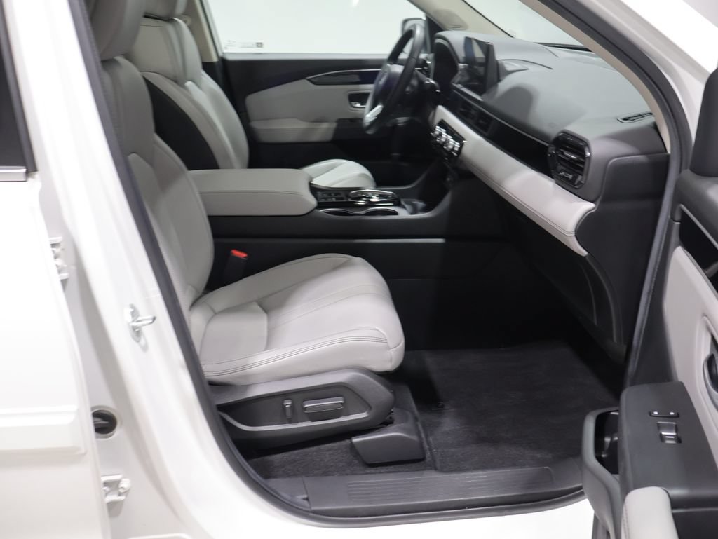 Used 2025 Honda Pilot Touring image 22