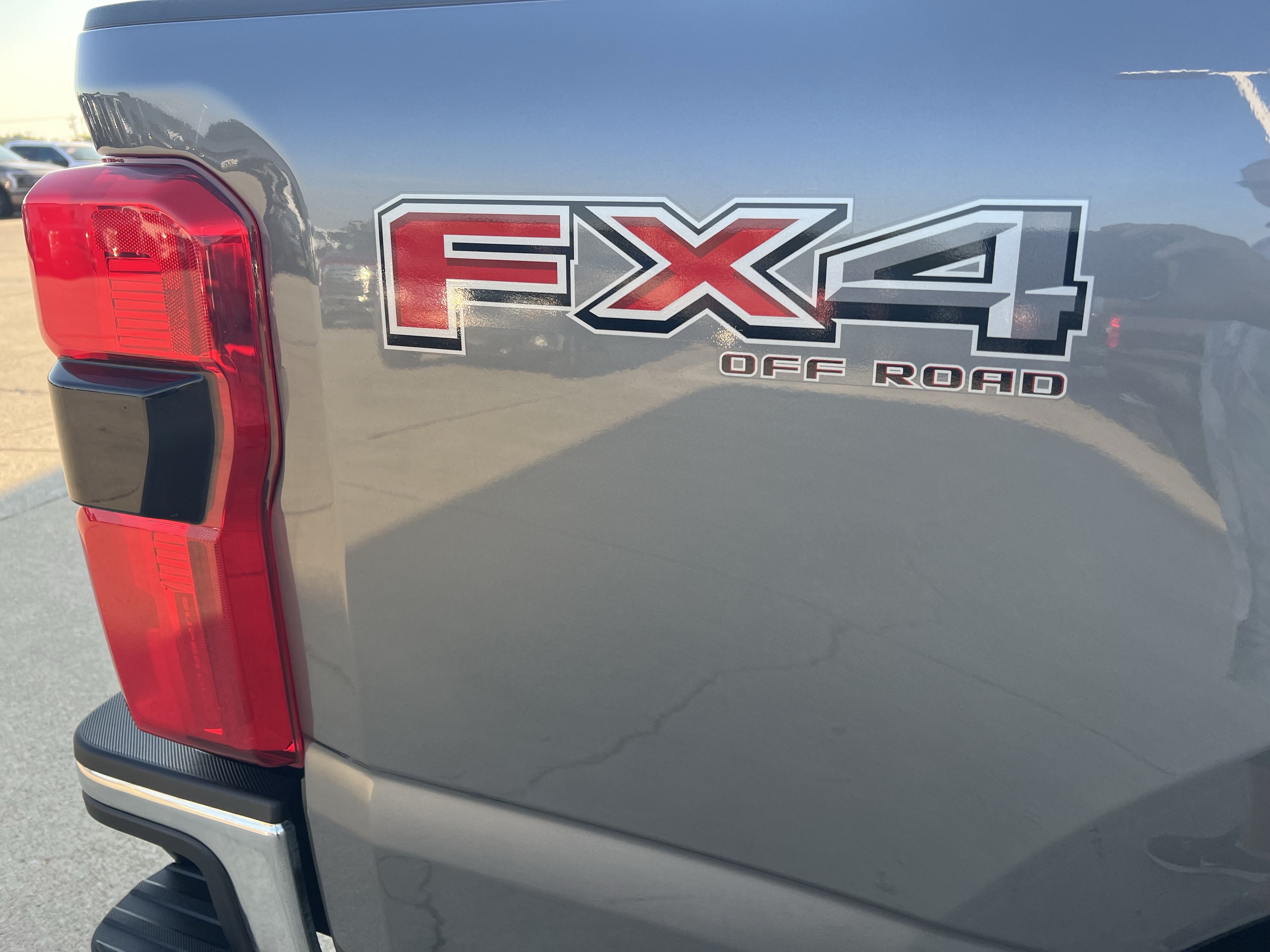 Used 2024 Ford F350 Lariat w/ Lariat Ultimate Package AWD/4WD image 9