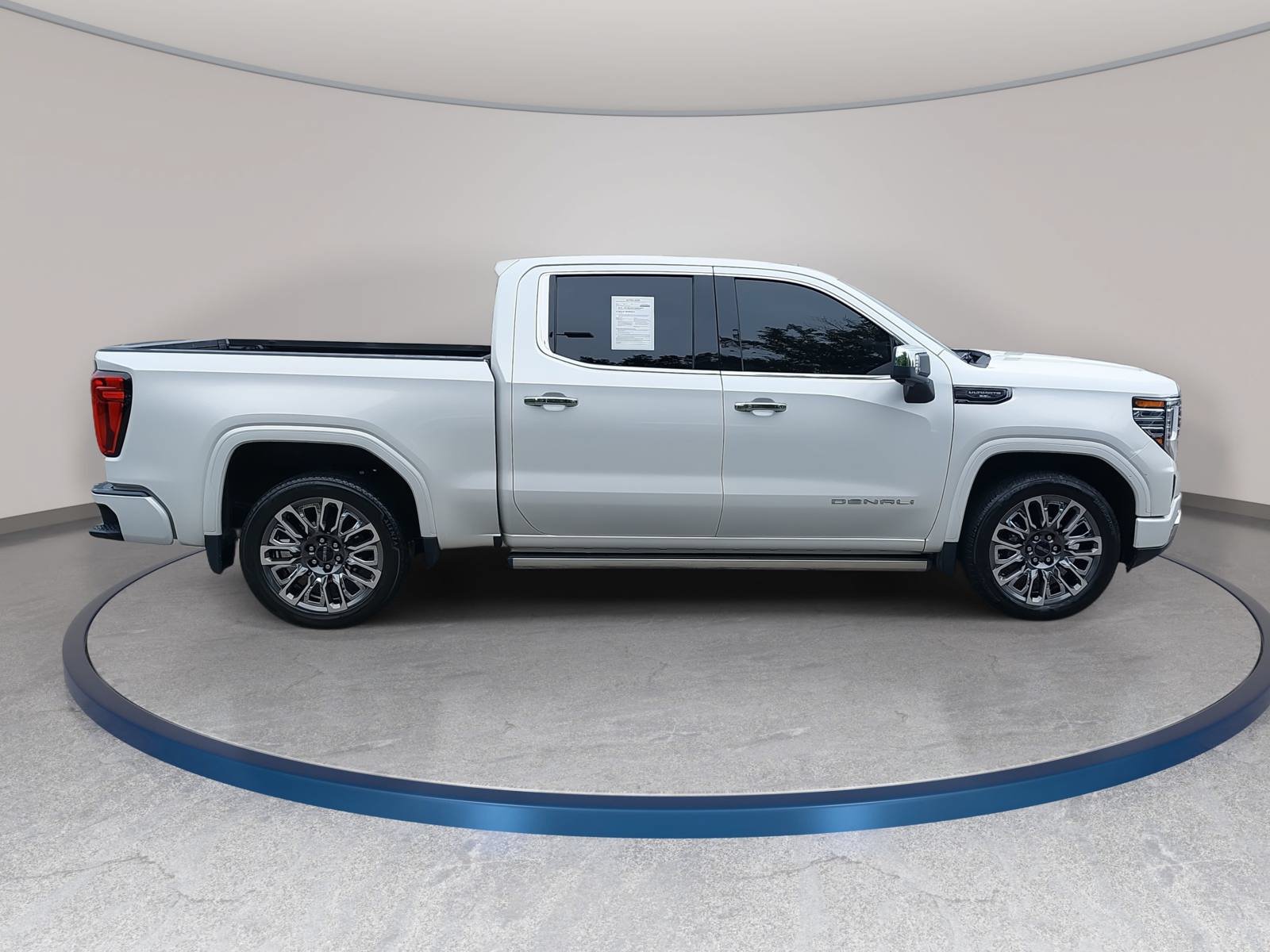 Used 2024 GMC Sierra 1500 Denali Ultimate AWD/4WD image 4