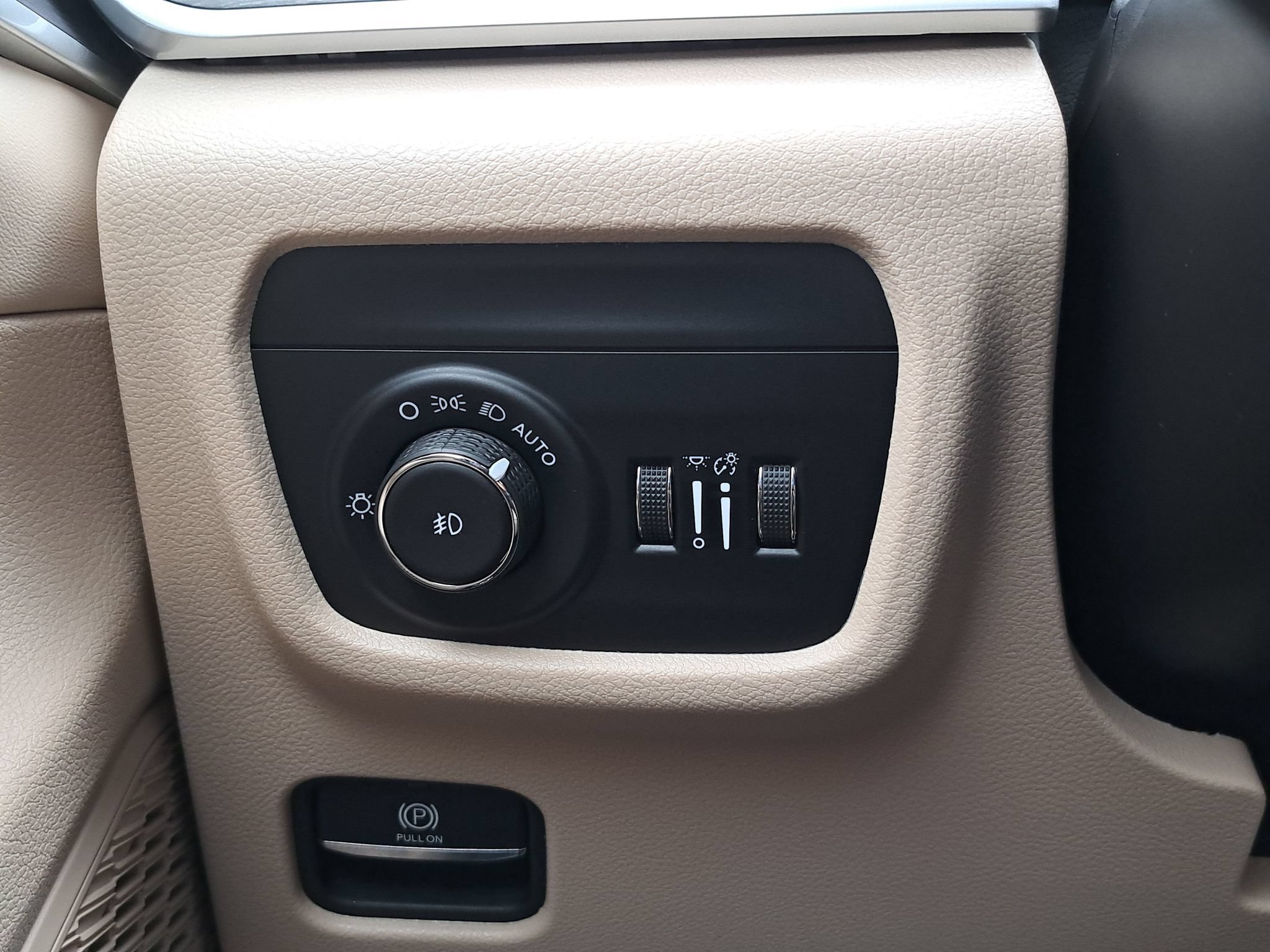 Certified 2025 Jeep Grand Cherokee Limited AWD/4WD image 27