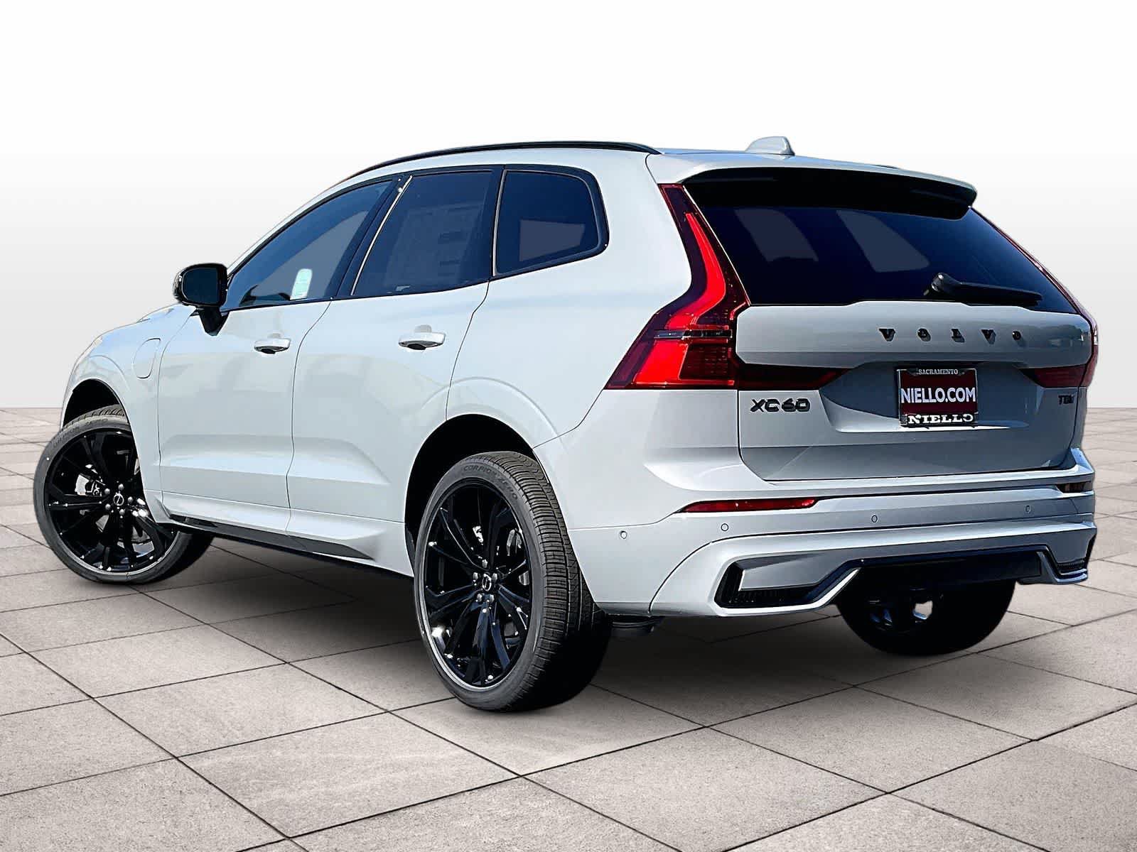 New 2026 Volvo XC60 T8 Ultra w/ Climate Package AWD/4WD image 3
