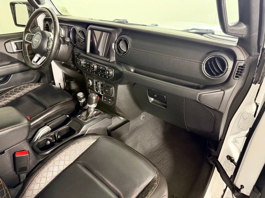 Used 2020 Jeep Wrangler Unlimited Sahara AWD/4WD image 34