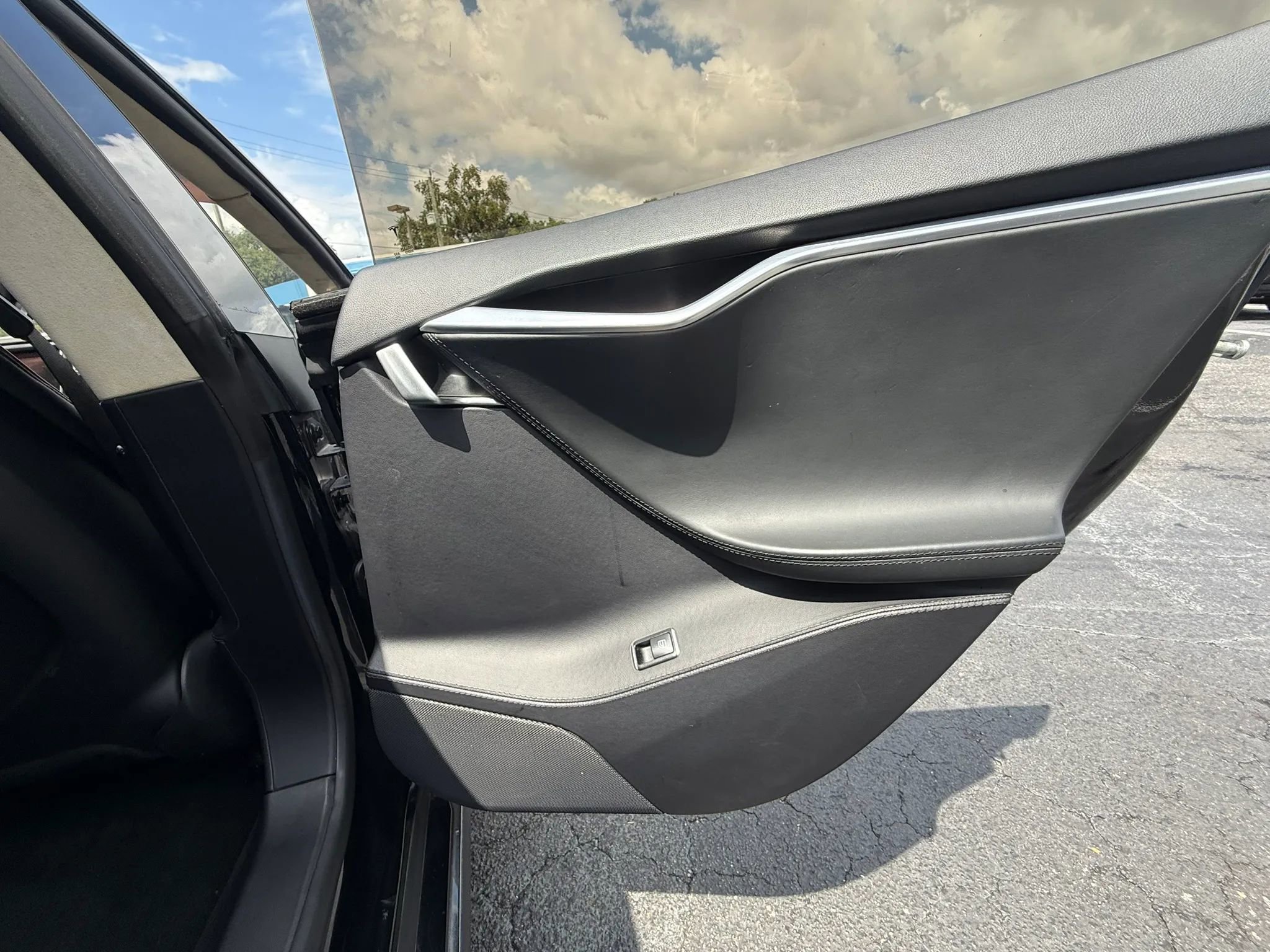 Used 2013 Tesla Model S Performance RWD image 27