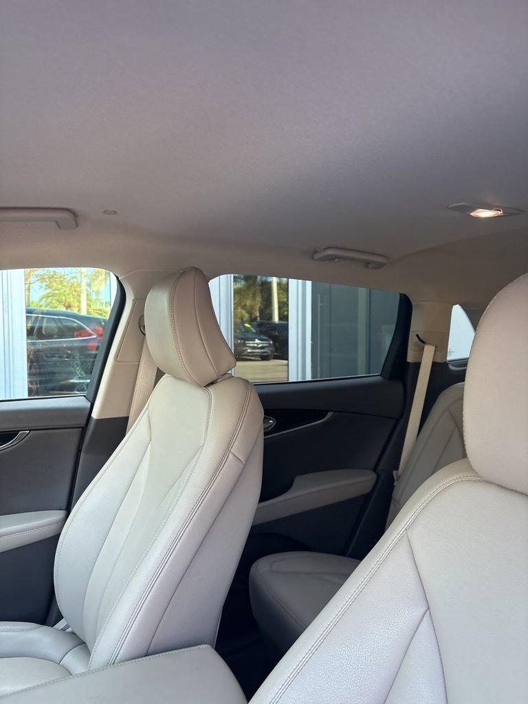 Used 2023 Lincoln Nautilus Standard w/ Premium Package image 4