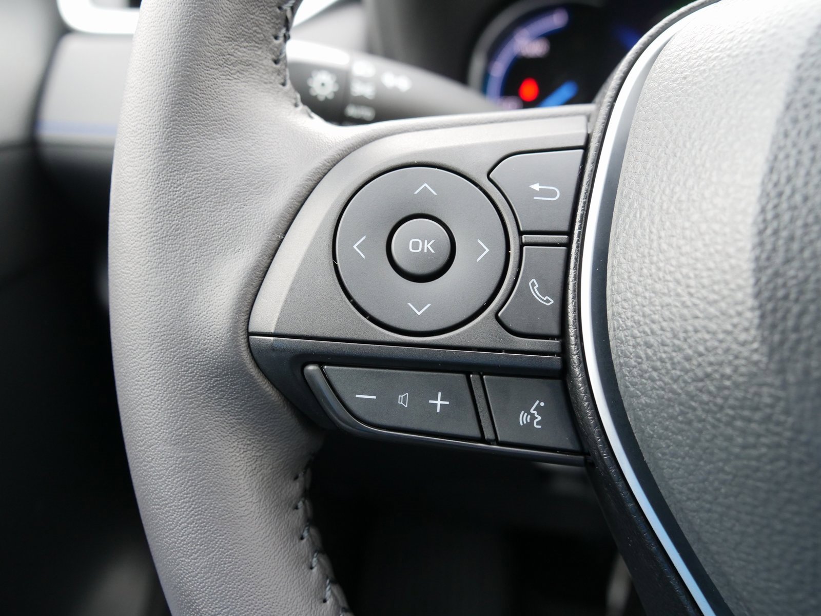 Used 2023 Toyota RAV4 SE image 20